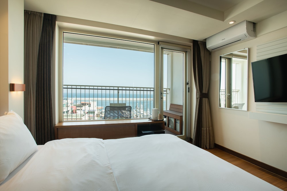 Winners Hotel 17/28