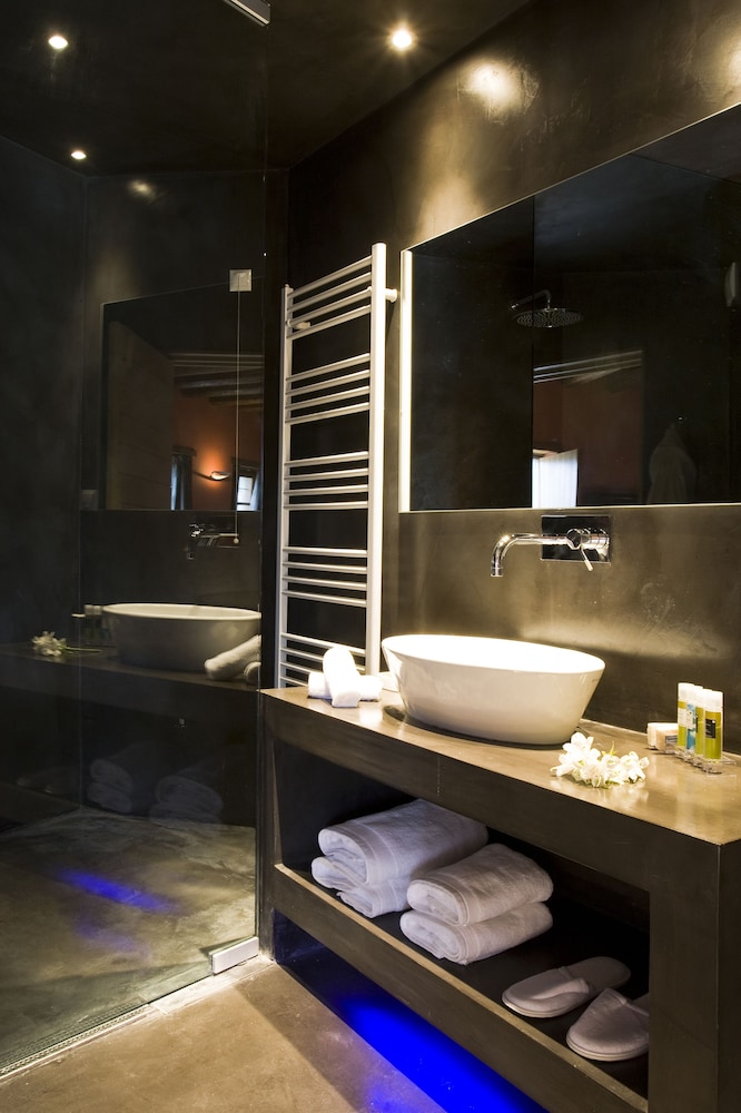 Kipi Suites 49/50