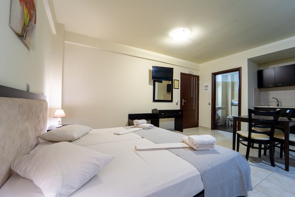 GOLDEN ROSE SUITES 21/62