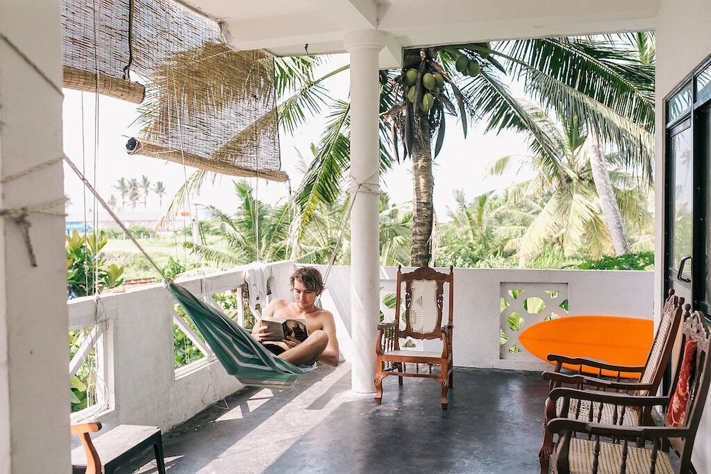 Asanka Surf House 25/40