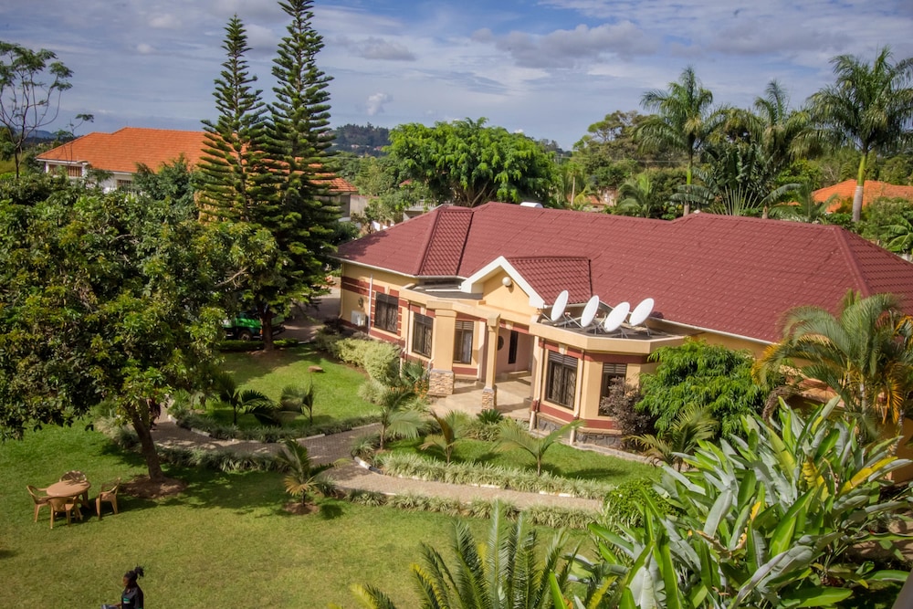 Askay Hotel Suites Entebbe 36/43