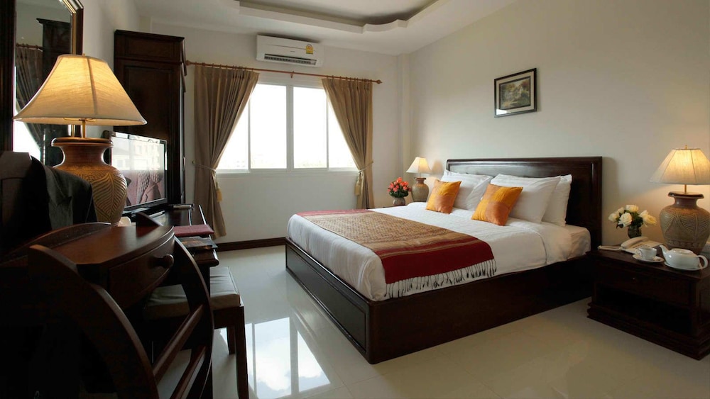 Lao Golden Hotel 11/53