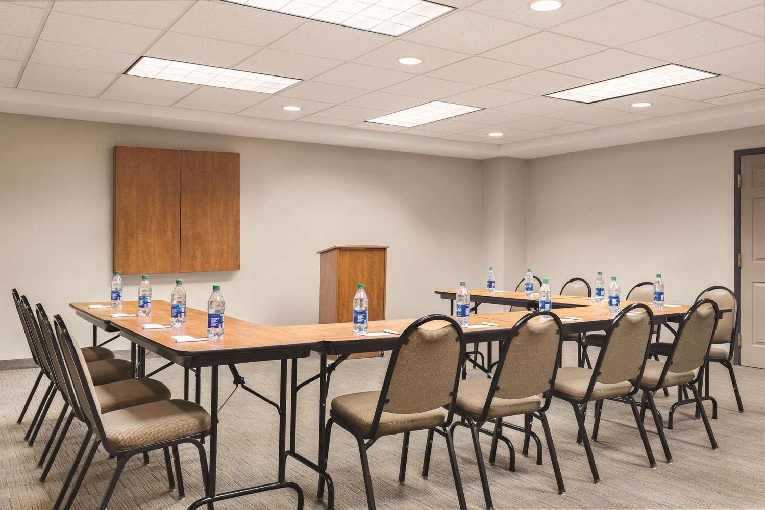 Country Inn & Suites by Radisson, Conyers, GA 34/37