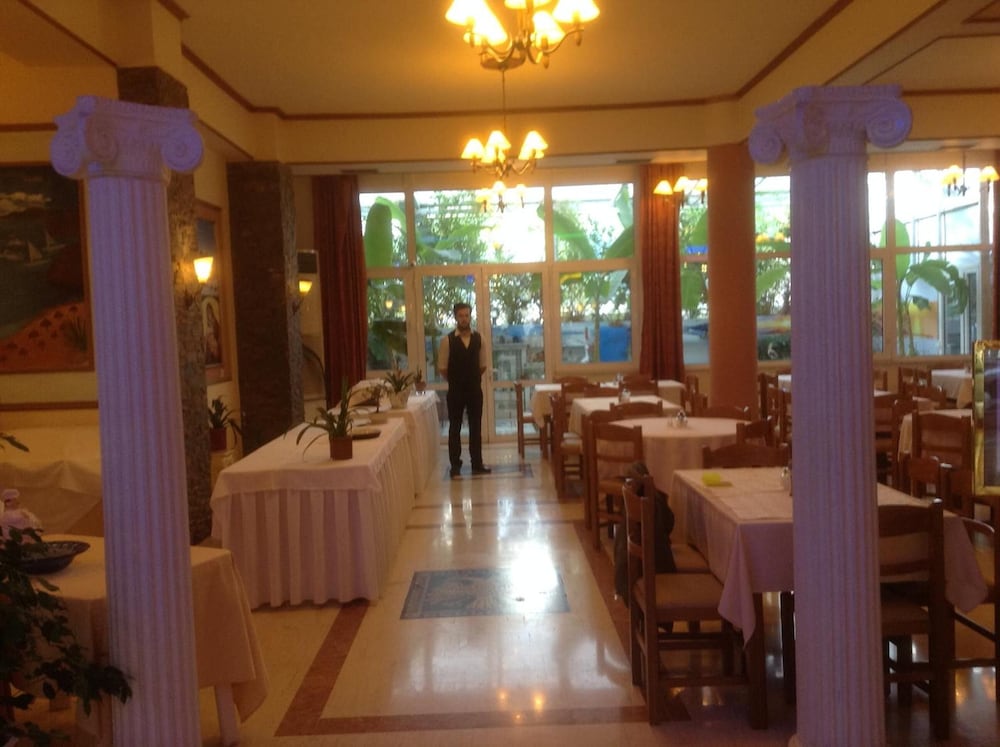 Kosta-Famissi Hotel 35/45