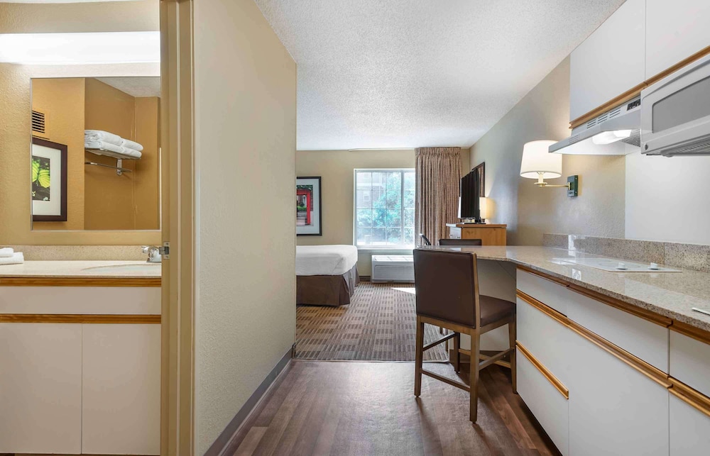 Extended Stay America - Woodbridge - Newark 49/50