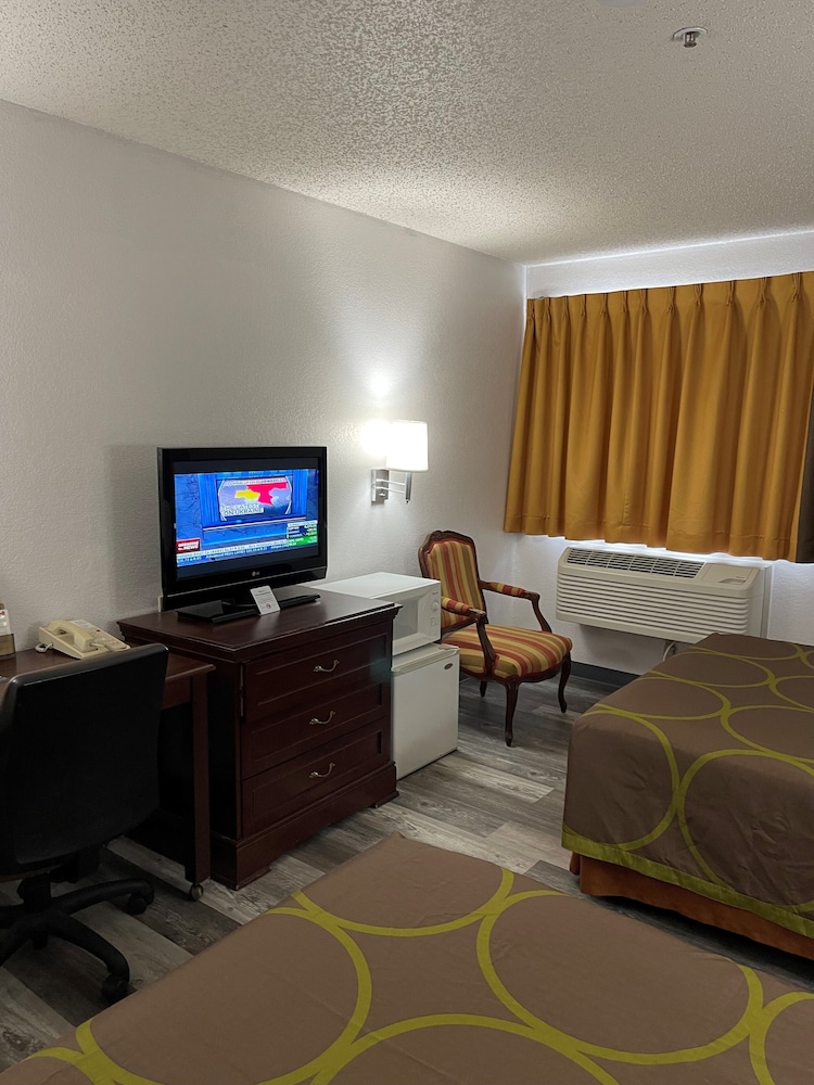 Super 8 By Wyndham Trinidad 33/39