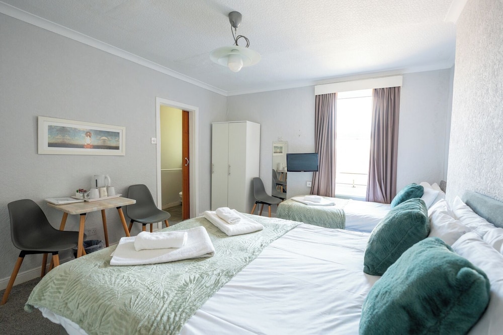 Room, Triple, 3 Beds, Rear View