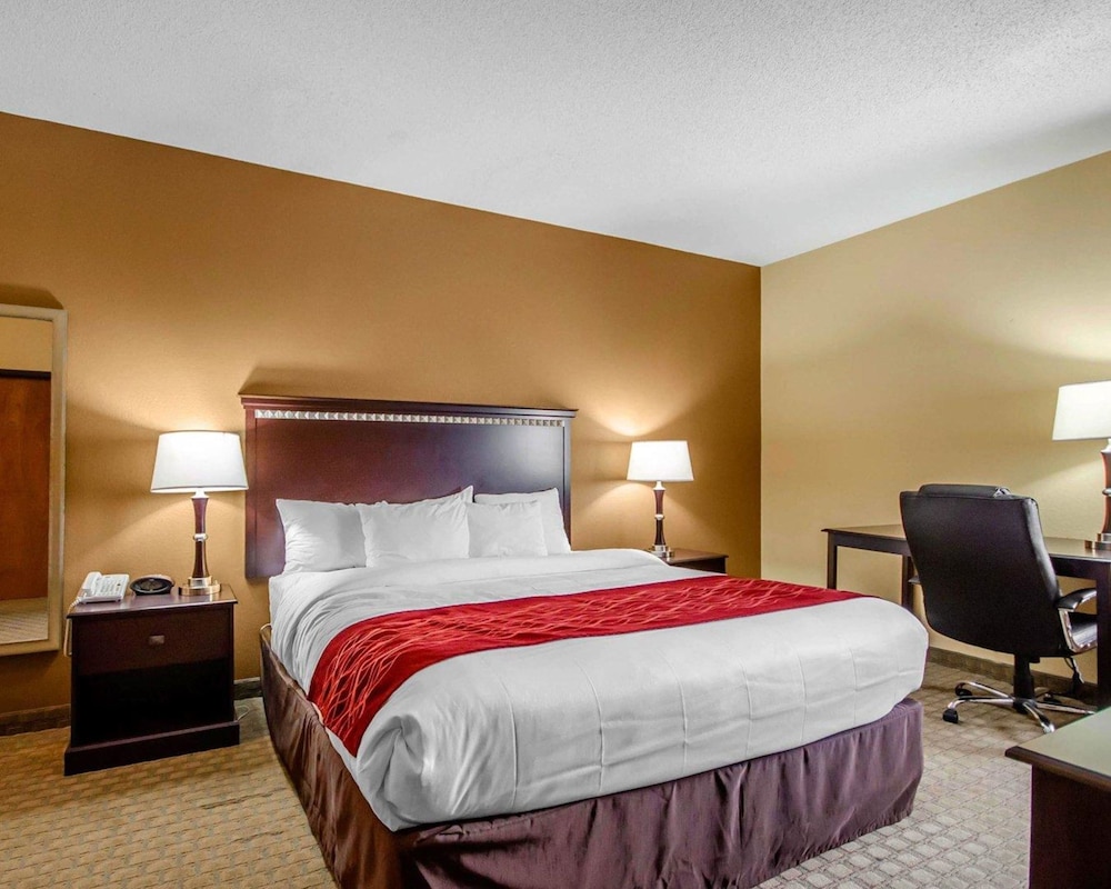 Comfort Suites Louisville East 15/38