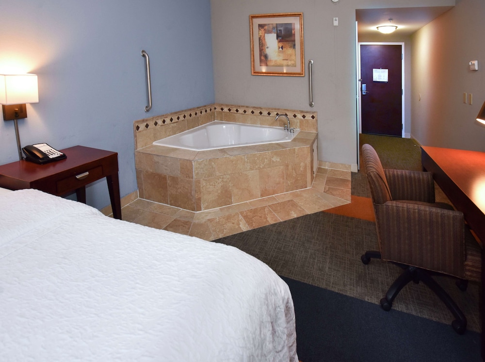 Hampton Inn Alexander City 12/27