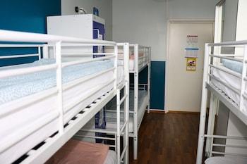 FEMALE DORM, 6 BEDS