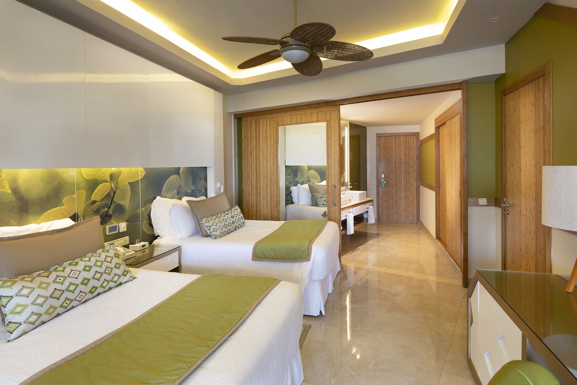 Concierge, Swim Up, Vip, Junior Suite, 2 Double Beds
