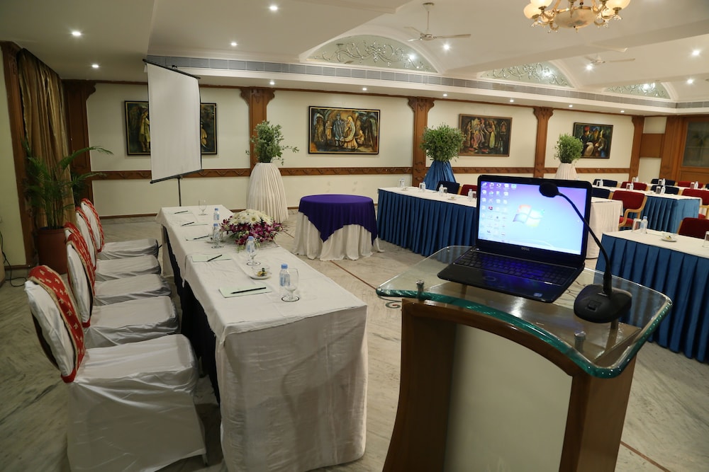 Hotel Amar Vilas 32/35