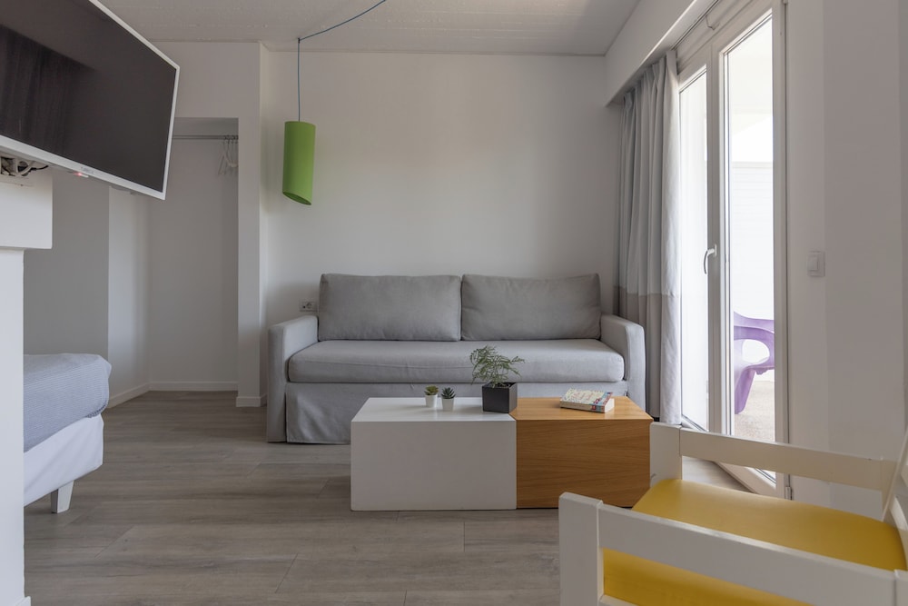 Marathon Beach Resort 52/72