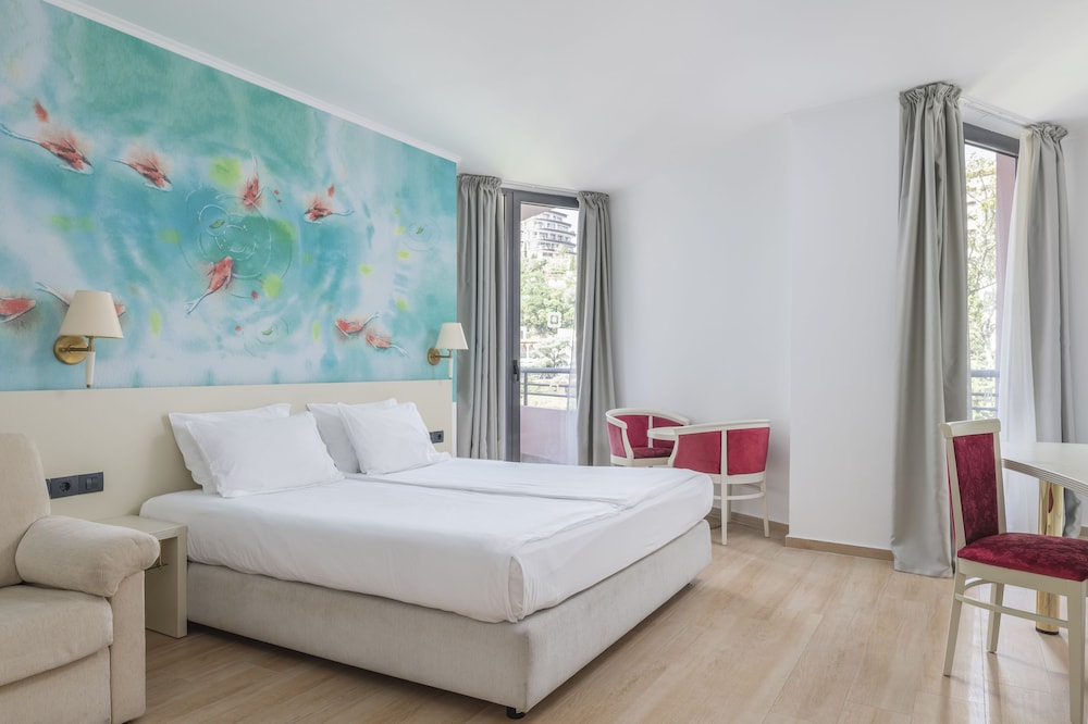 Iberostar Waves Bellevue 32/74