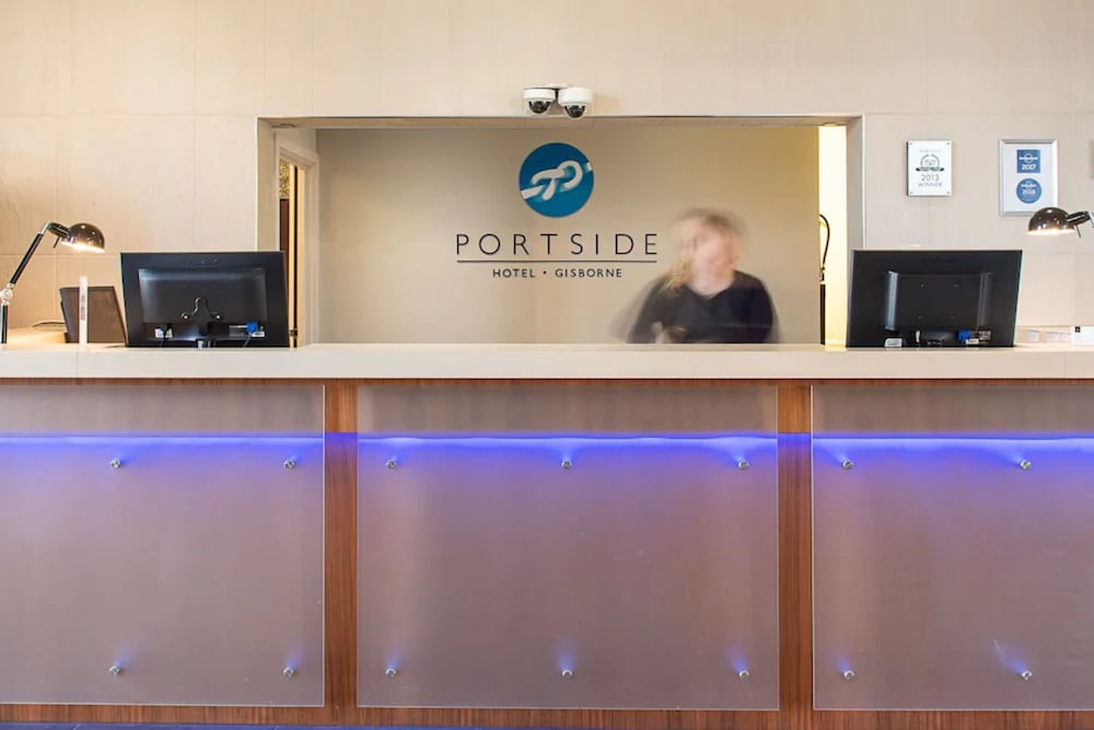 Portside Hotel 10/68