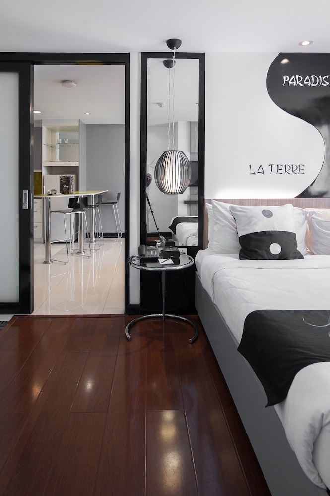 Y2 Residence Hotel 40/68