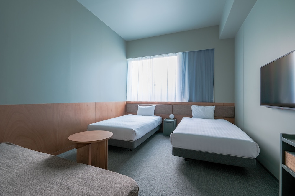 Moderate, Twin Beds, Sofa