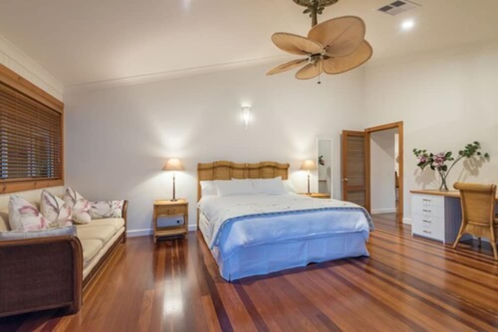 NOOSA OUTRIGGER BEACH RESORT 13/73