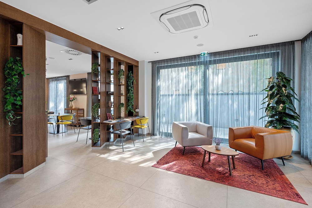 Hotel iNova 10/50