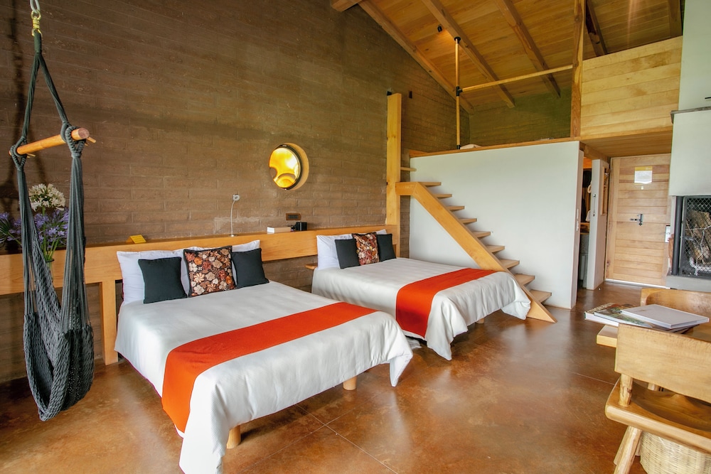 Deluxe, 1 Single and 2 Double Beds, High Floor