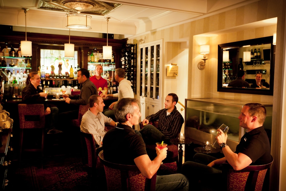 Crowne Pointe Historic Inn Spa 61/75