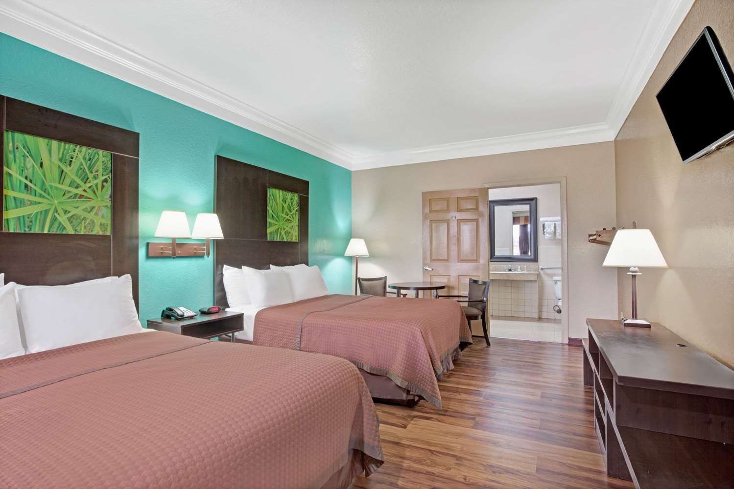Super 8 by Wyndham Galveston 12/37