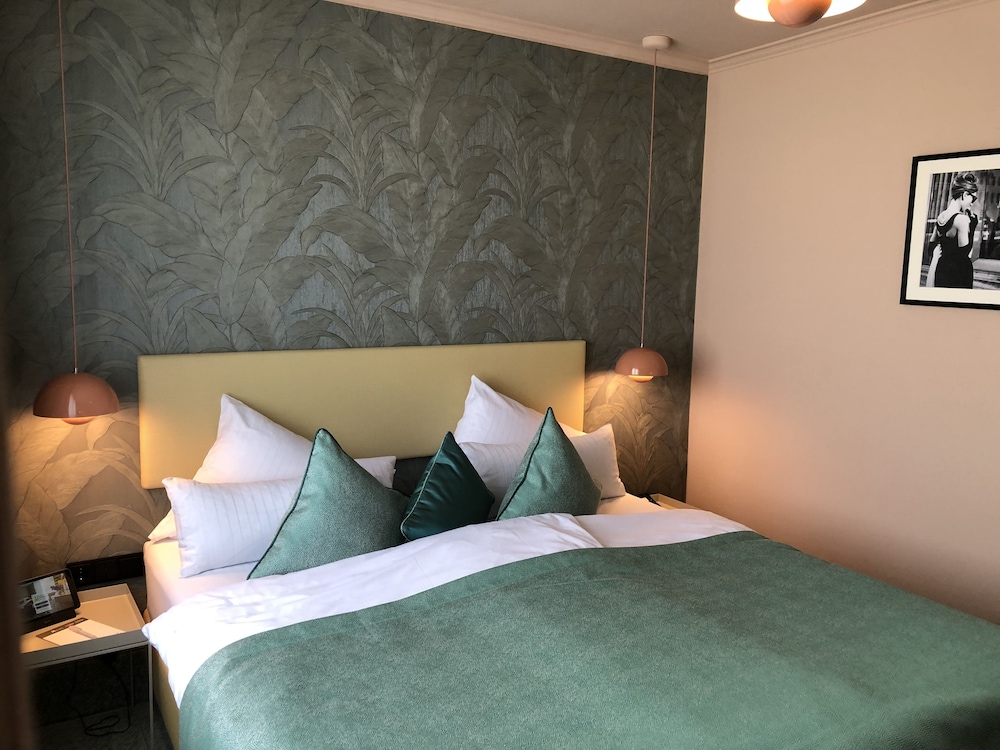 DESIGN, SUITE