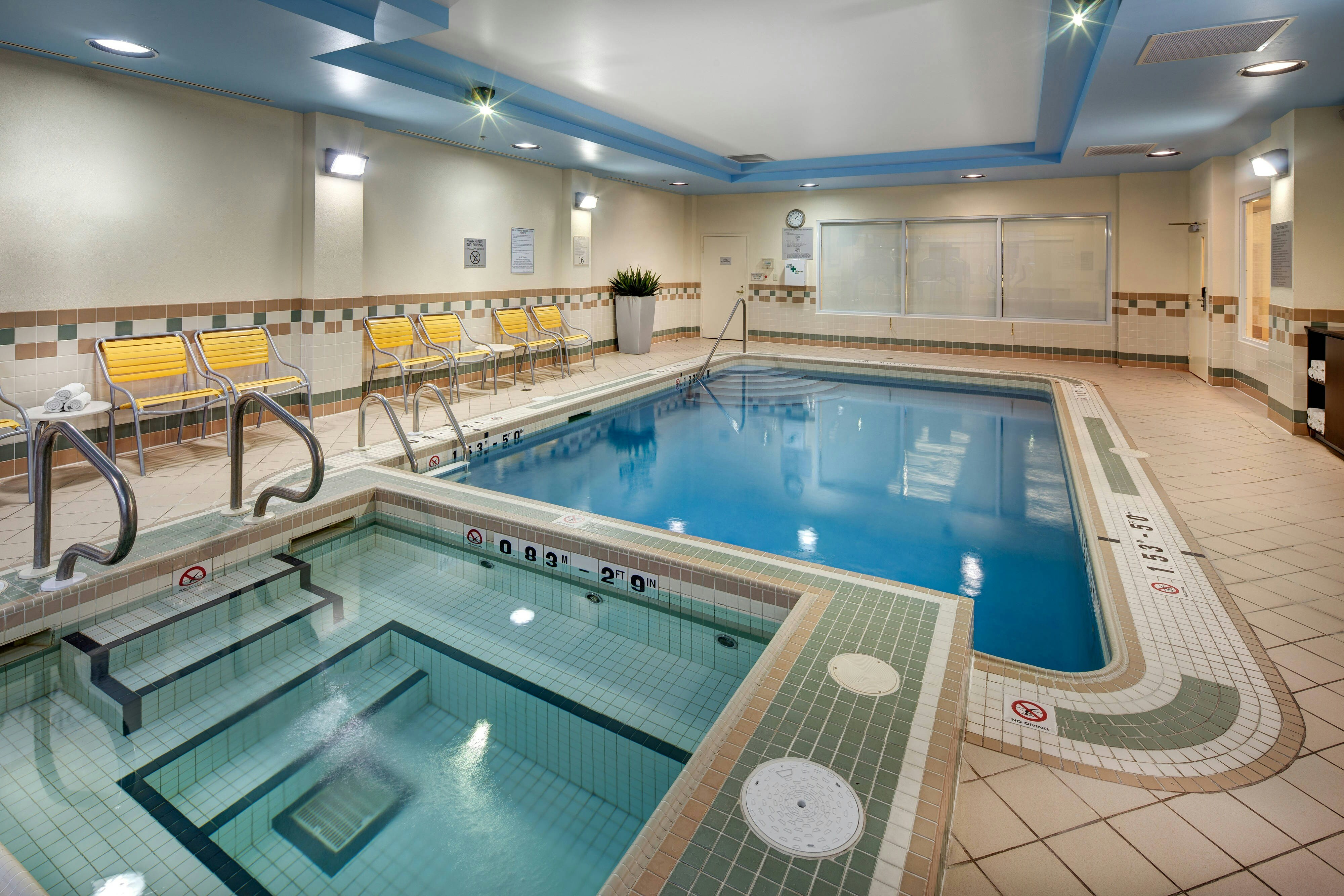 Fairfield Inn And Suites Toronto Airport 2/5