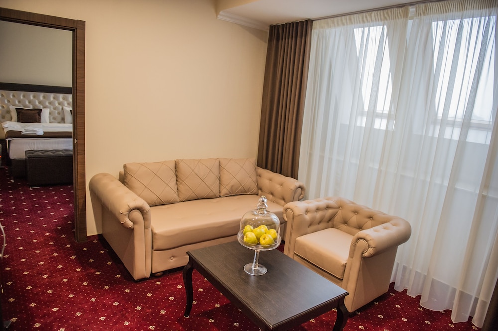 Bernardazzi Grand Hotel 33/43
