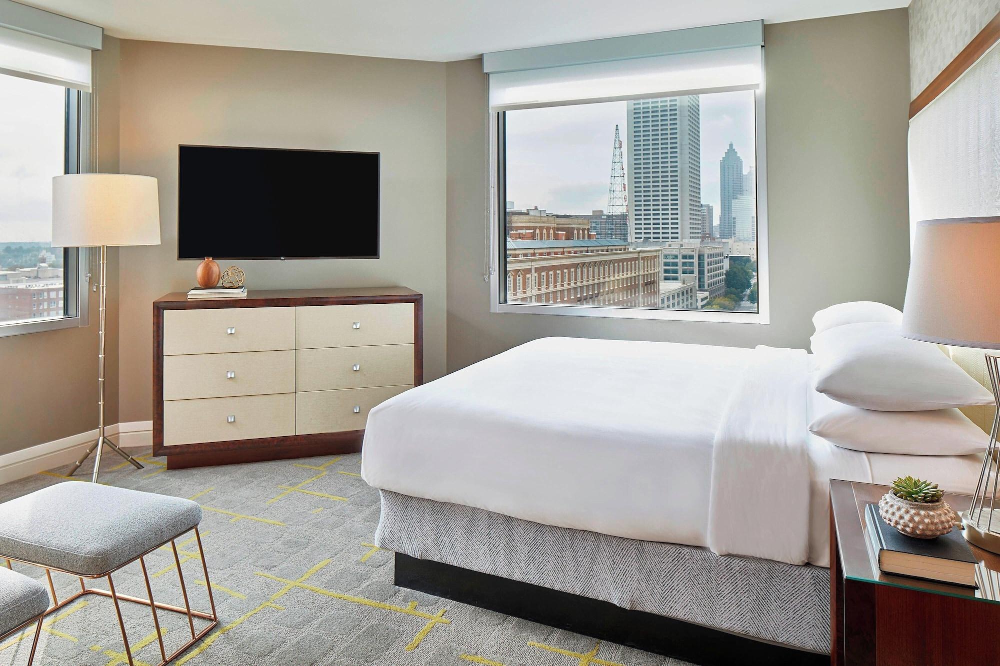 1 Bedroom, Executive, Suite, City View