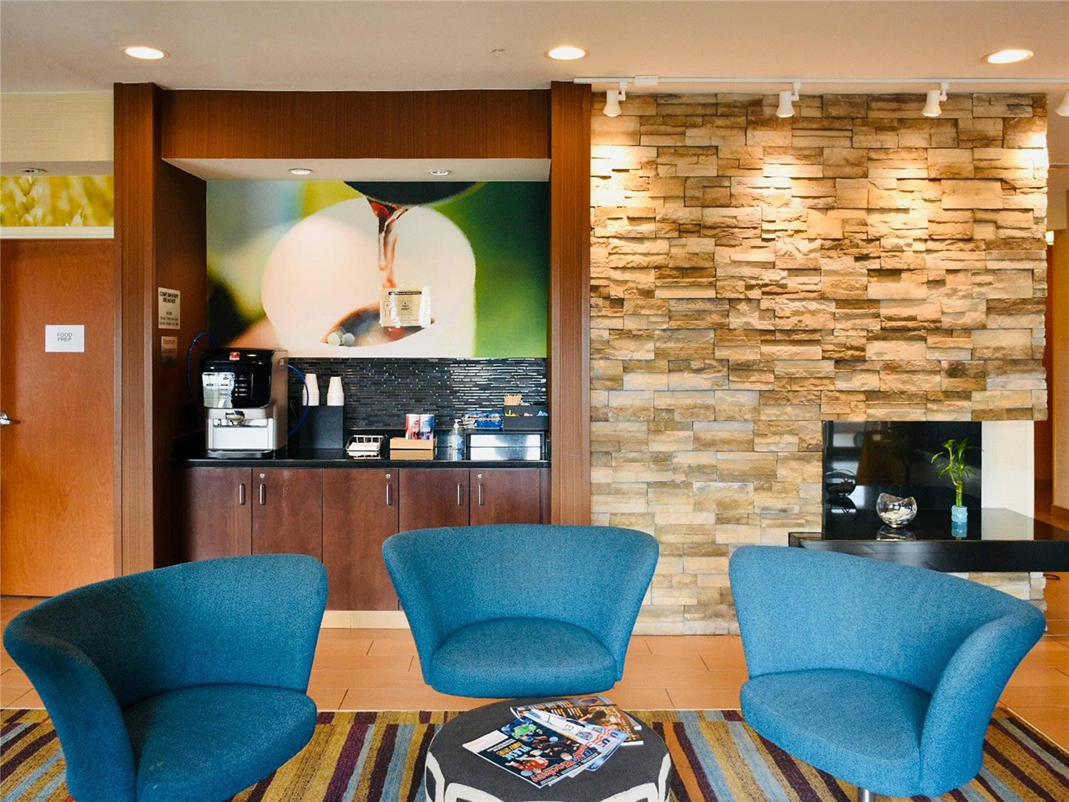 Comfort Inn & Suites Texas City I-45 16/16