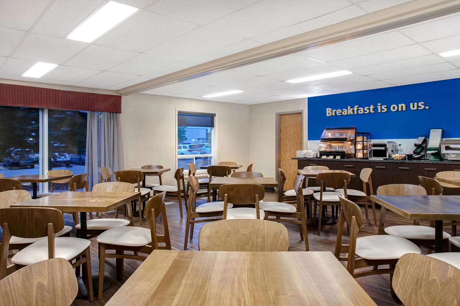Days Inn By Wyndham Medicine Hat 30/38