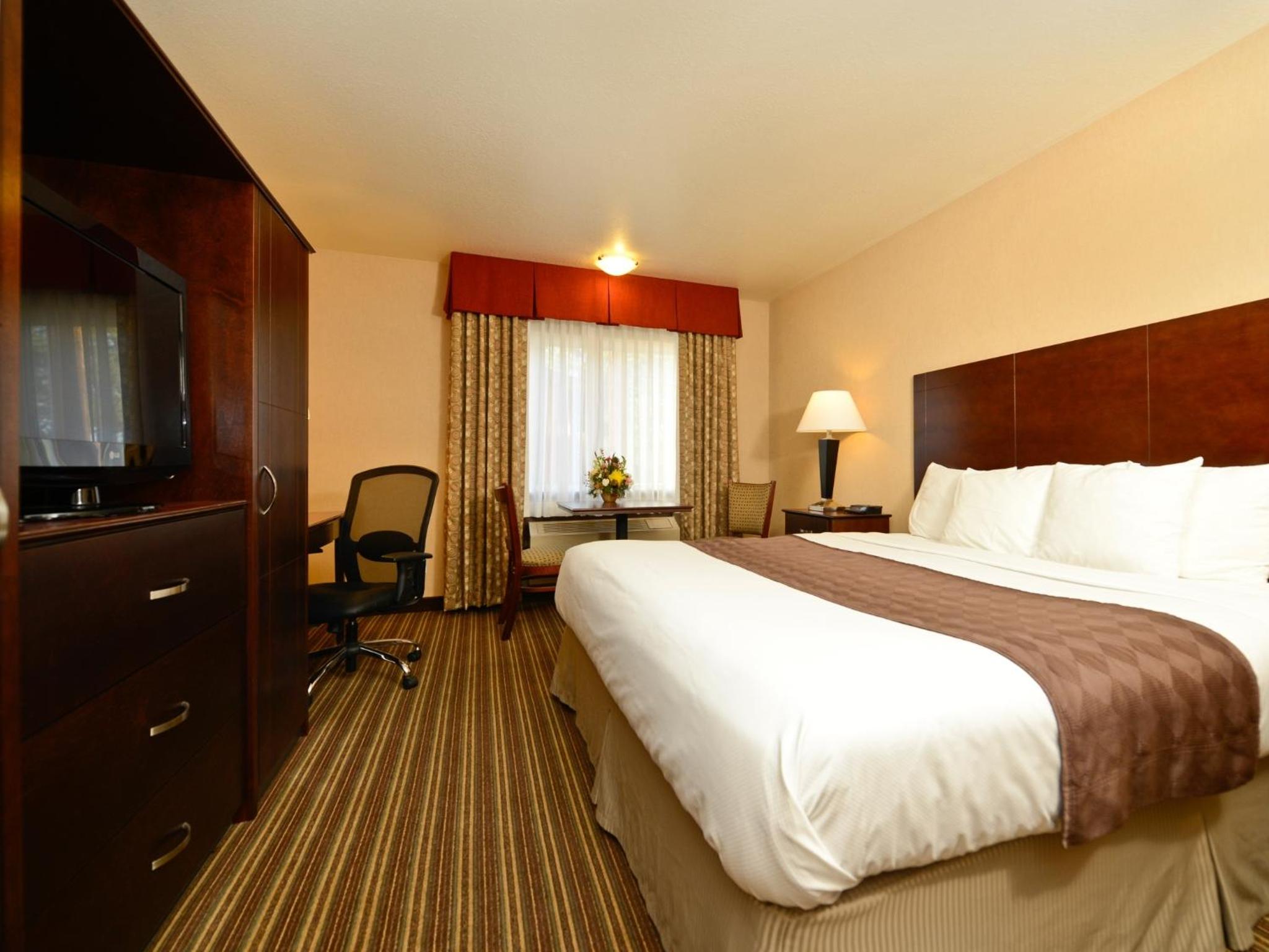 Yellowstone West Gate Hotel 12/51
