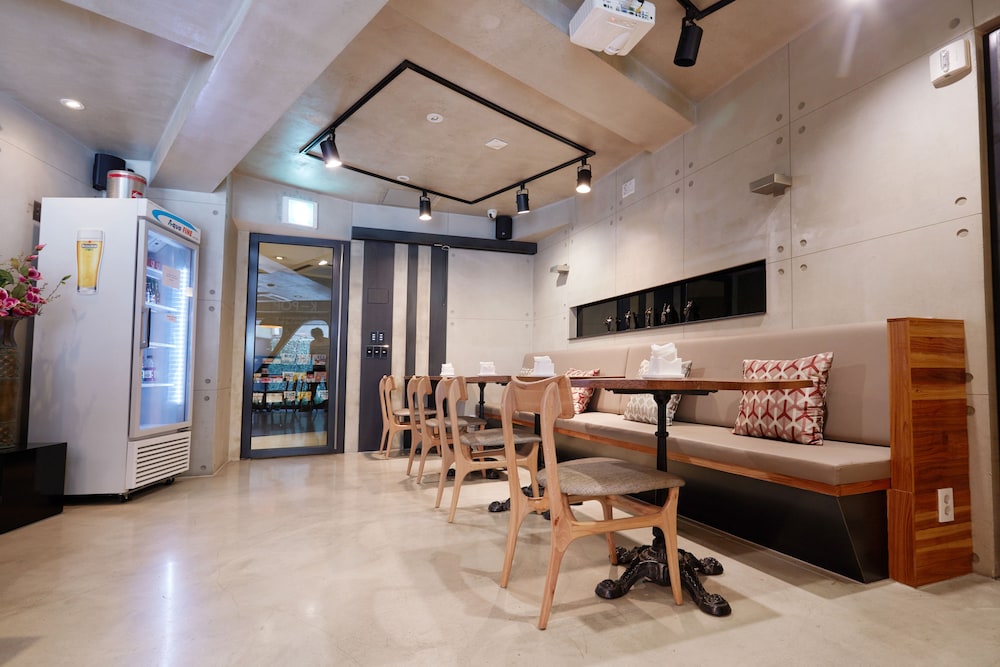 Tria Hotel 42/62