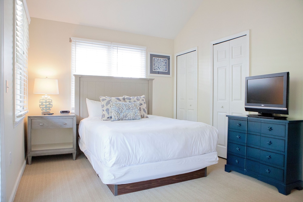 3 Bedrooms, Premium, Villa, King Bed, 3 Queen Beds, Sofa, Hawks Cay Resort 3/5