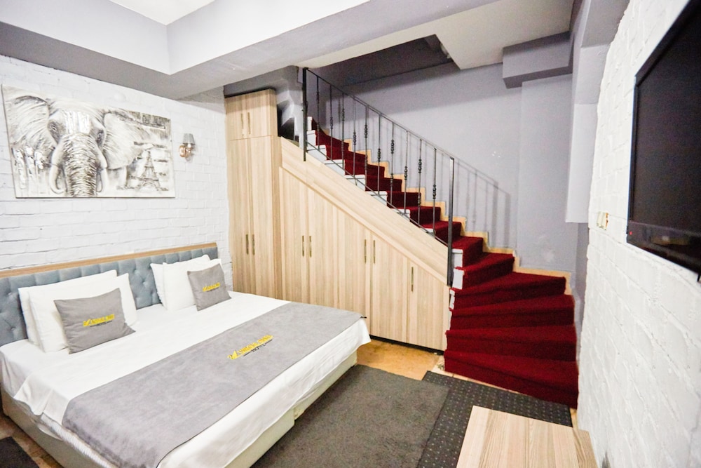 TAKSIM UNIQUE SUITES 30/73
