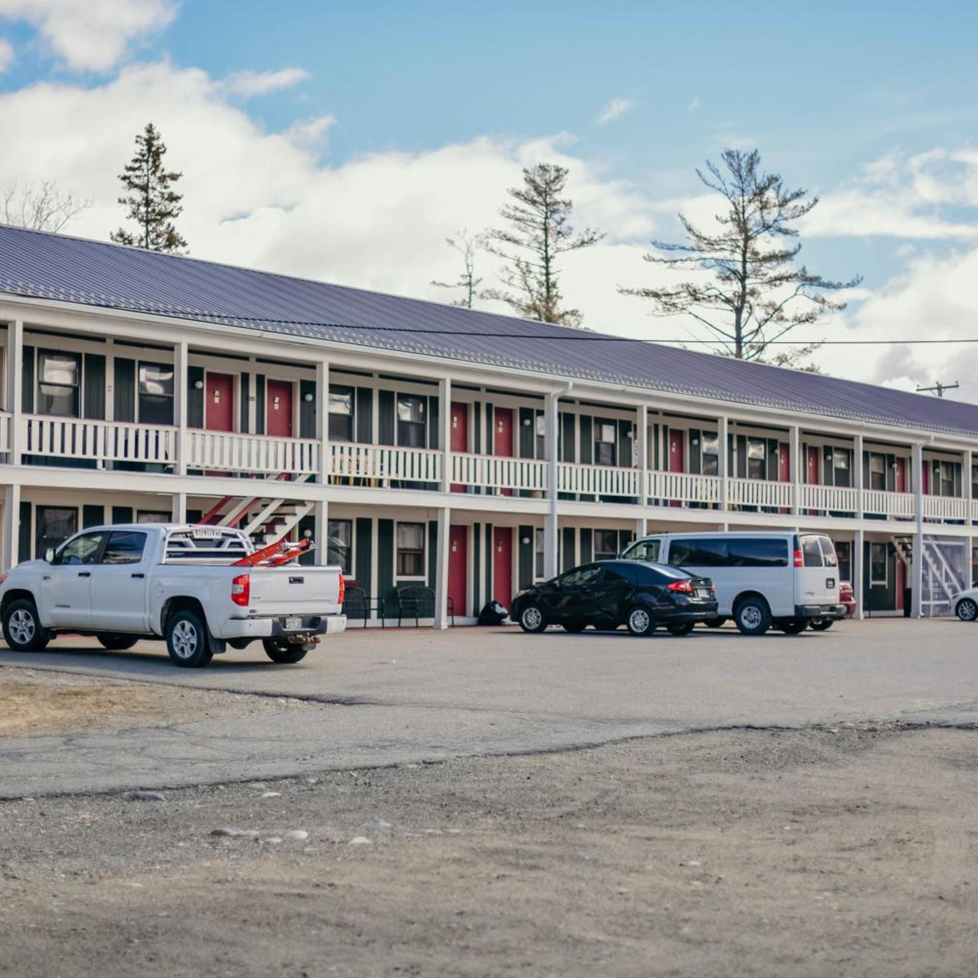Briarwood motor inn 34/41