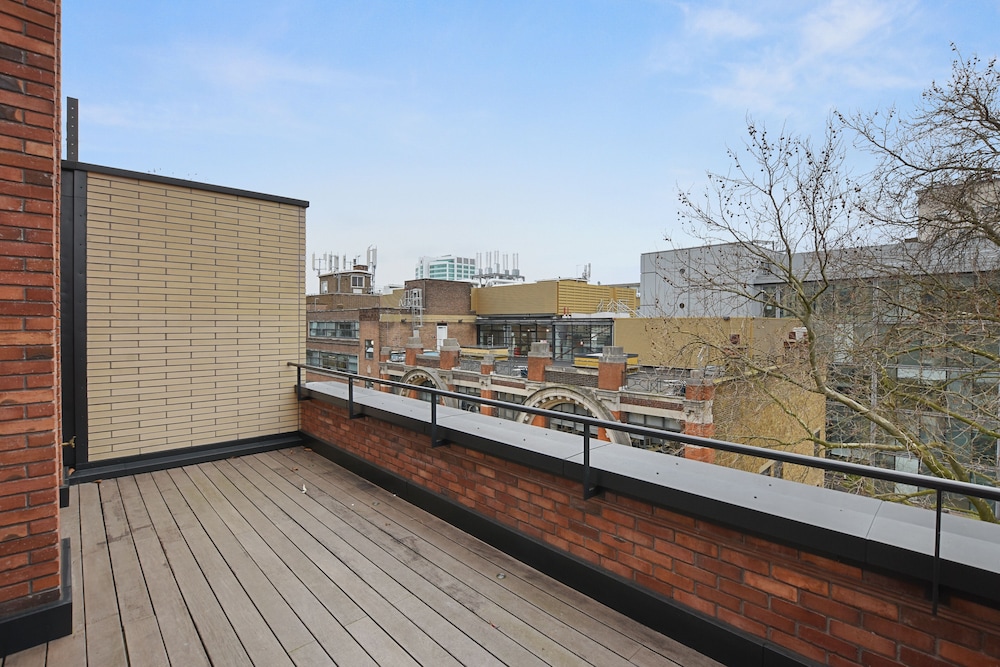 Whitfield Street Residences by Aeria Apartments 45/50