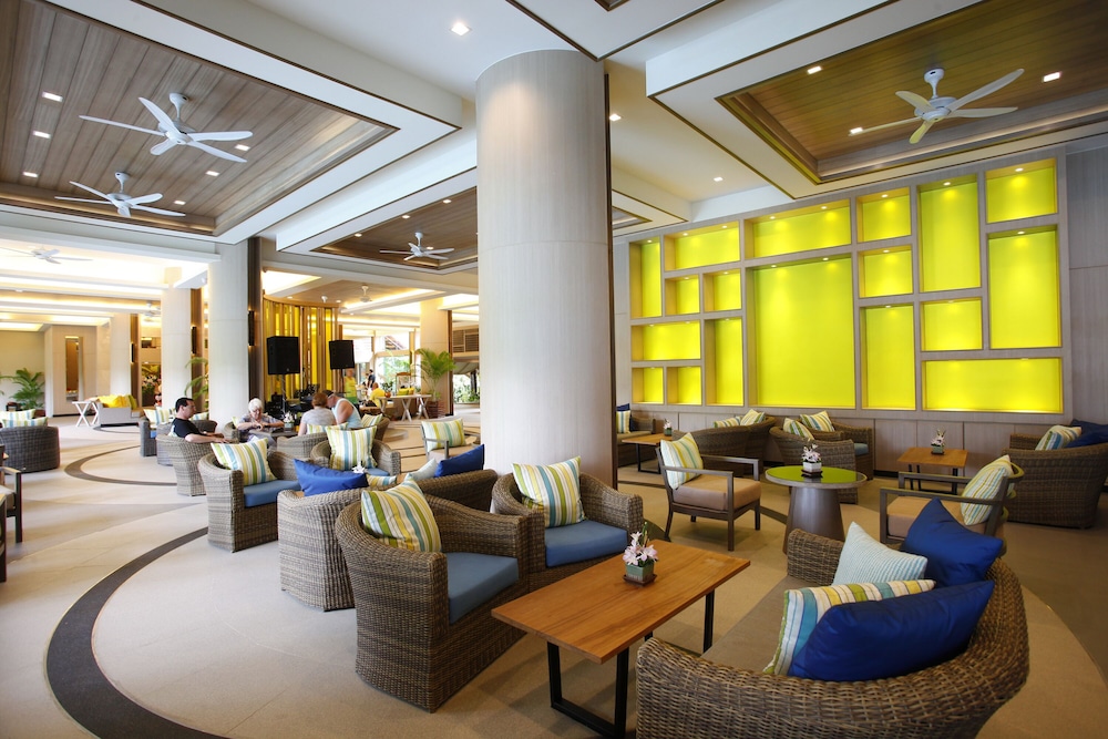 Courtyard by Marriot Phuket Patong Beach 50/65