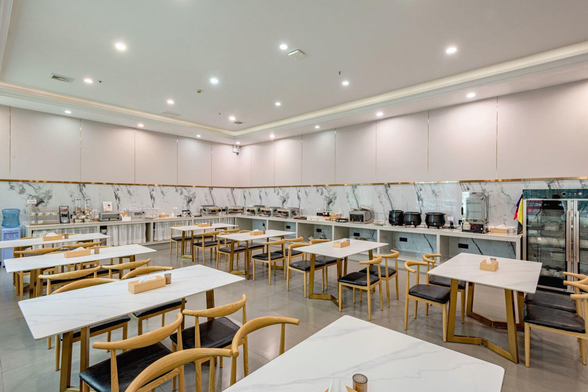 Vienna Hotel (Huizhou CITIC) 40/44