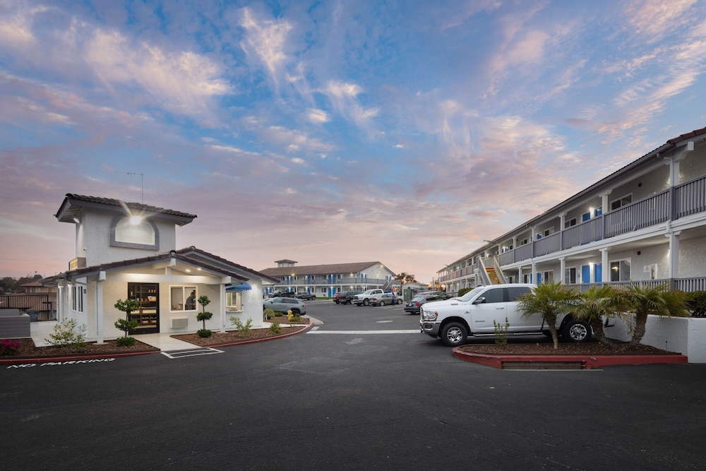 Days Inn by Wyndham Arroyo Grande/Pismo Beach 54/62