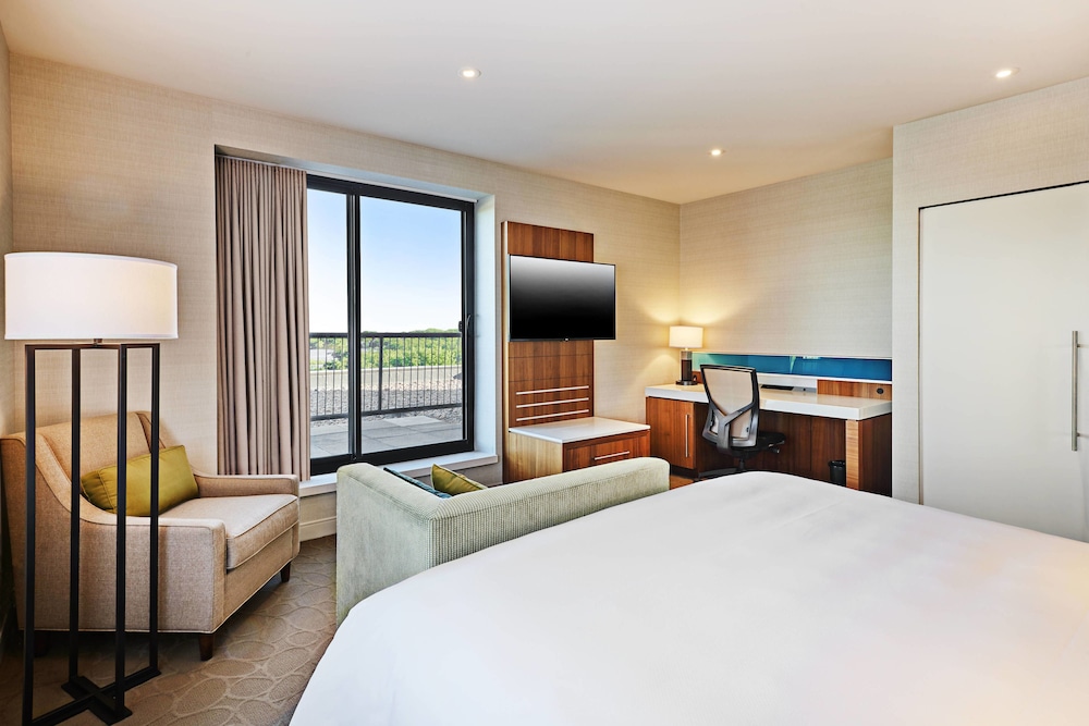 Delta Hotels By Marriott Dartmouth 3/43