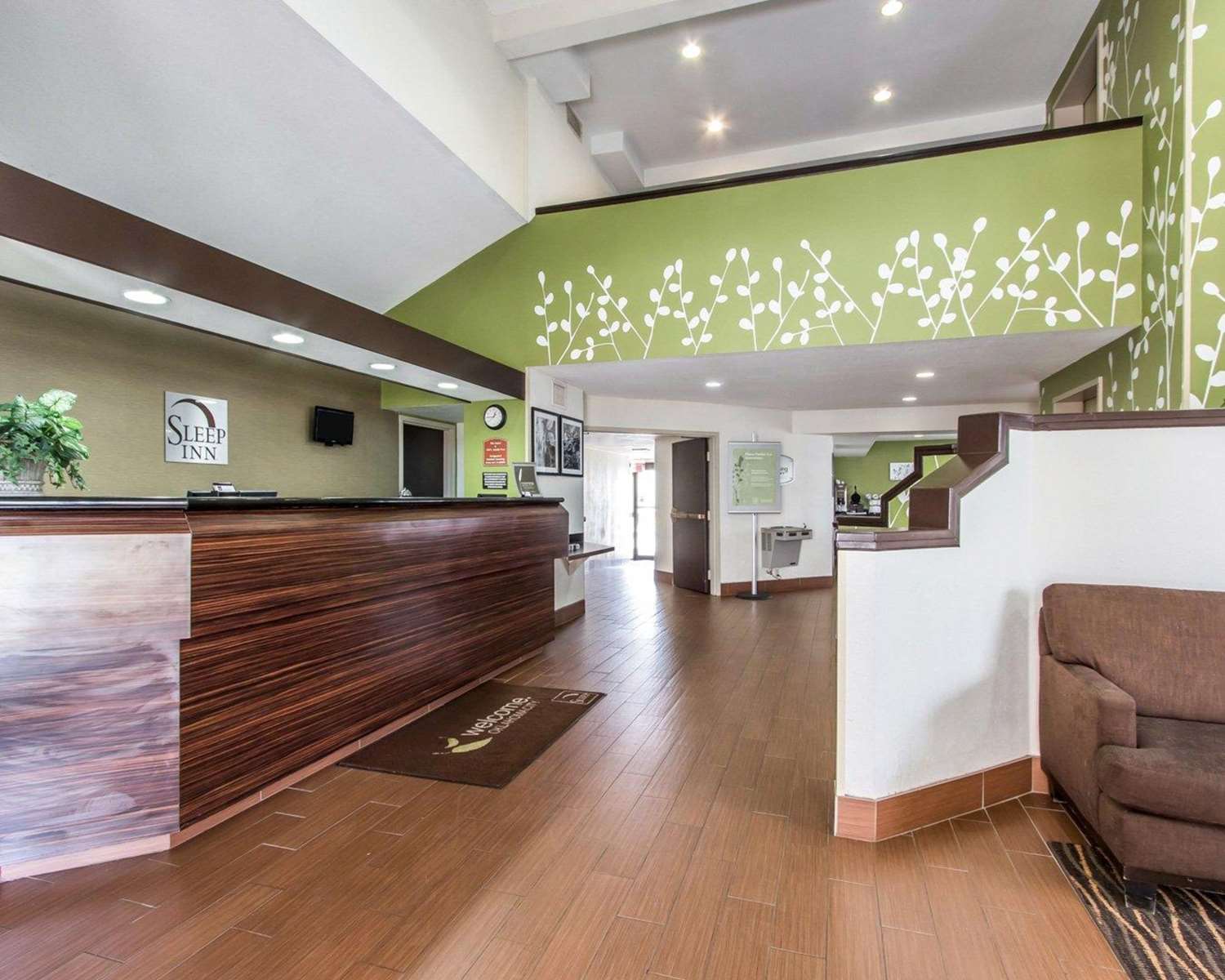 The Douillet by Demeure Hotels 6/24