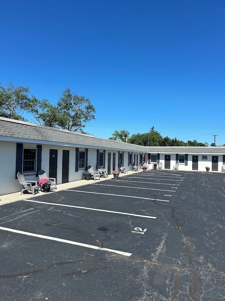 Boulevard Motel 49/63