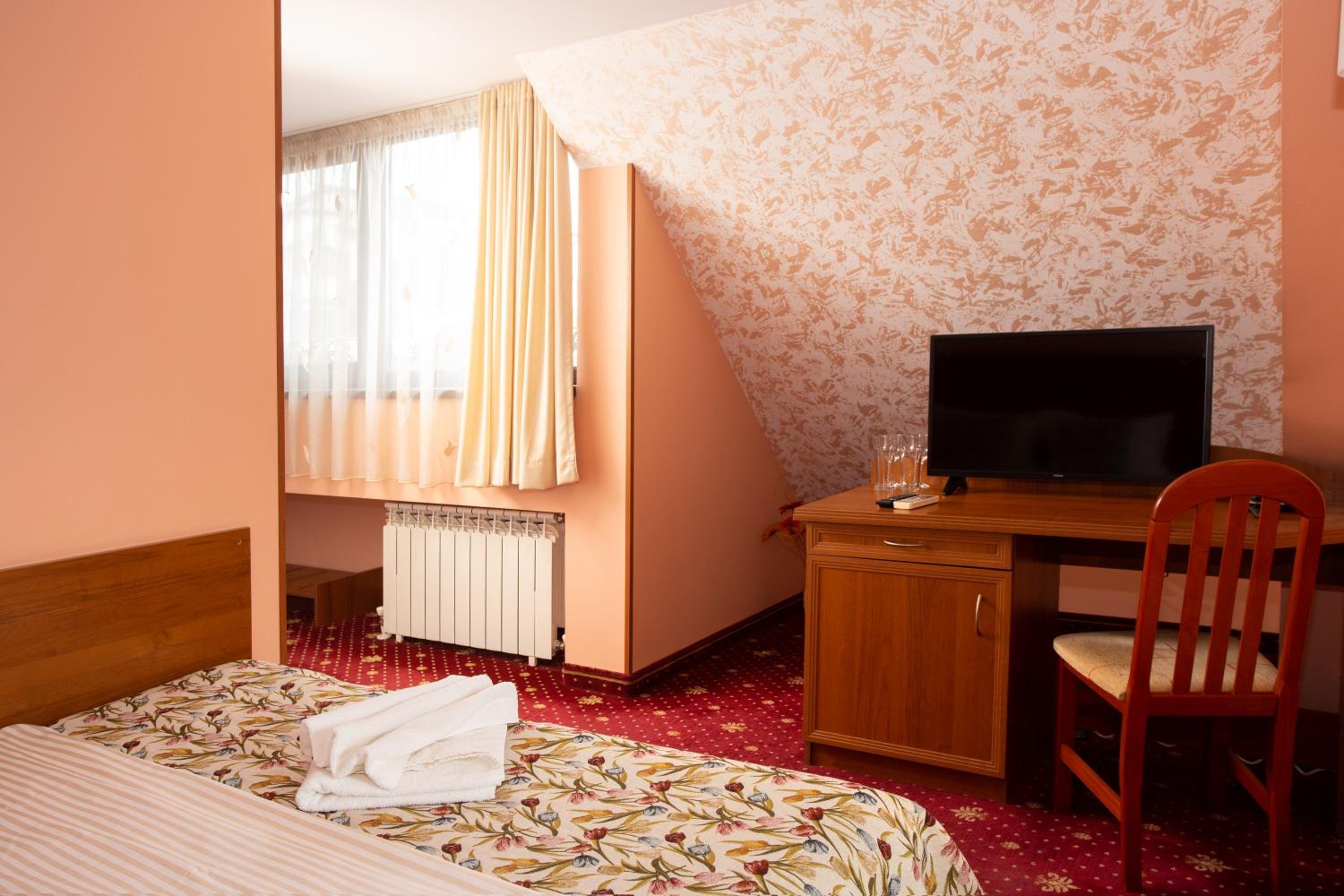 Contessa Hotel 28/45