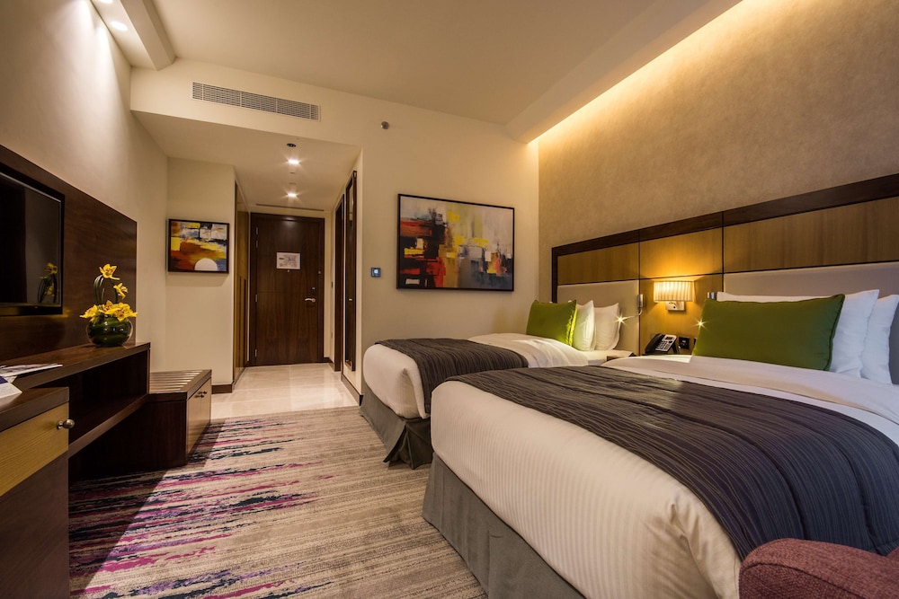 DELUXE, TWIN BEDS