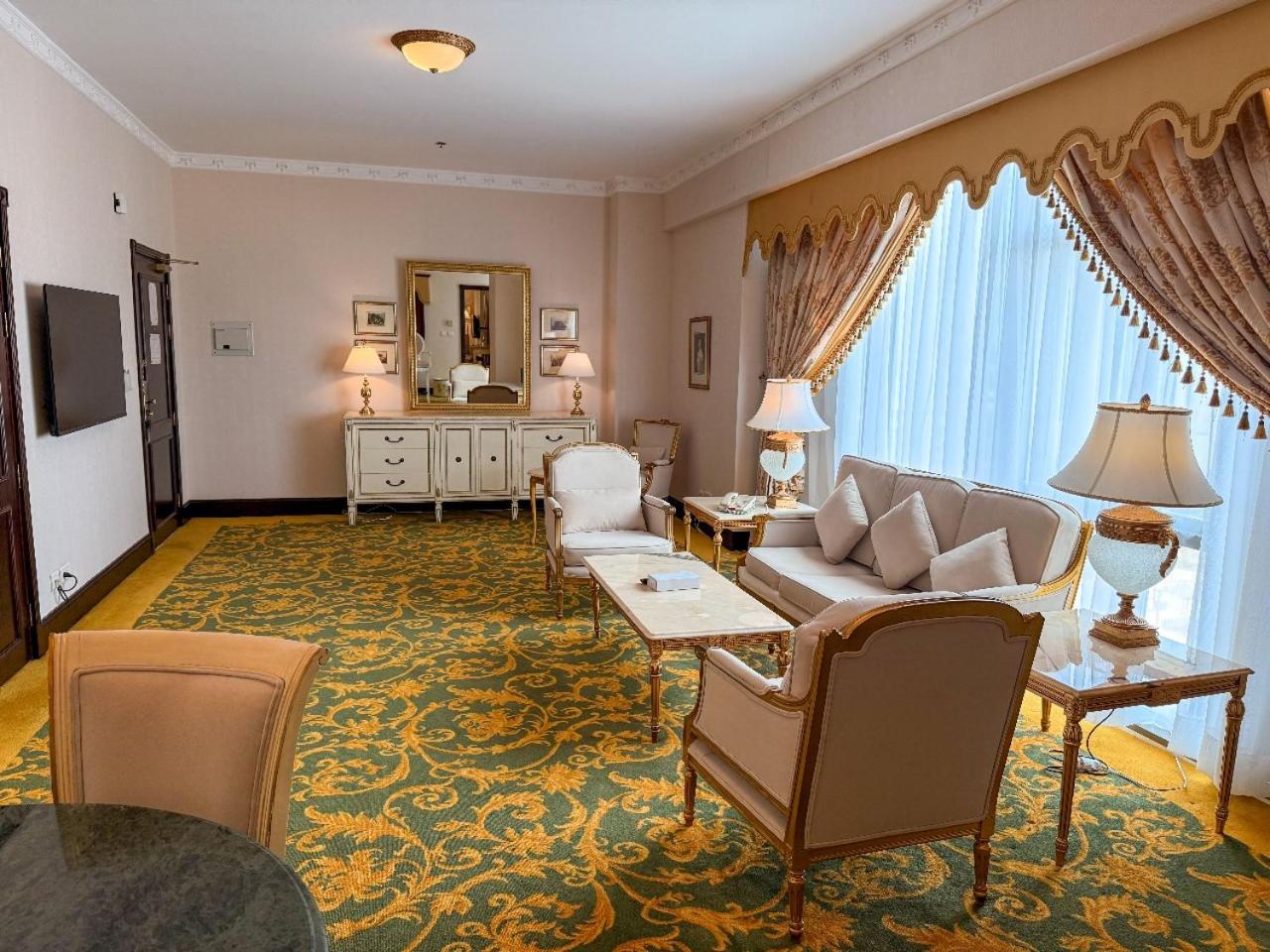 Superior, Suite, King Bed, Habitat Hotel All Suites 8/10