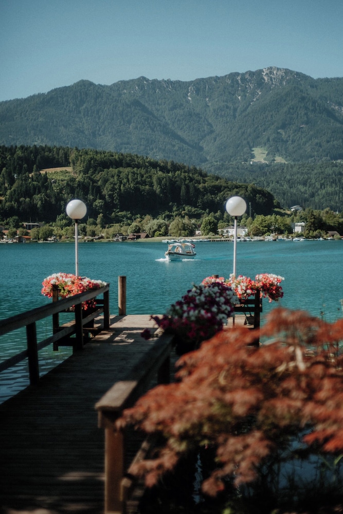 Inselhotel Faakersee 62/63