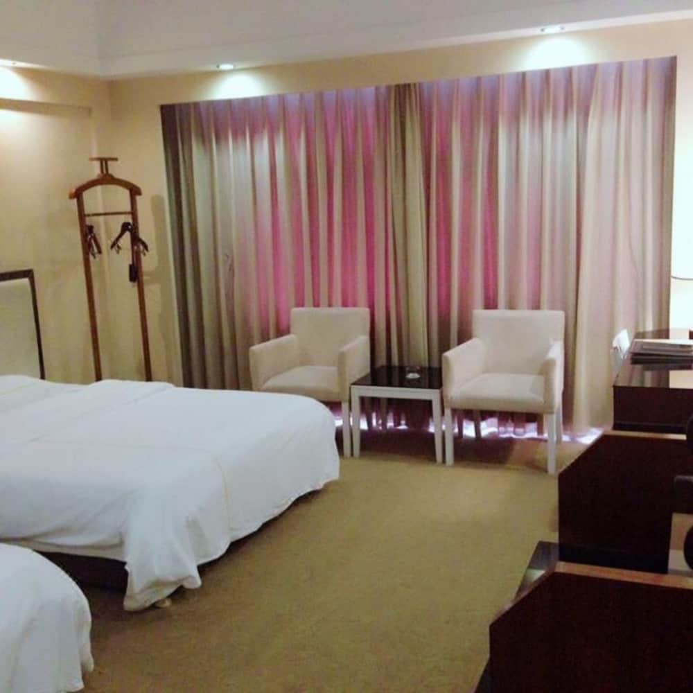Junyue Hotel 11/19