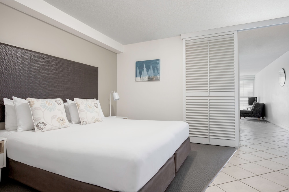 1 BEDROOM, SUPERIOR